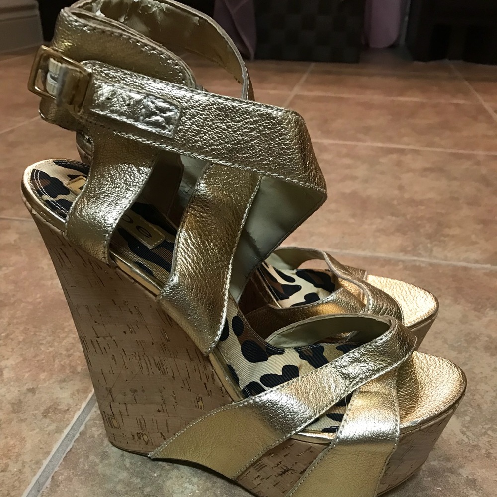 COPY - Bebe Hannah Gold Wedges Size 10 *NEVER WOR…